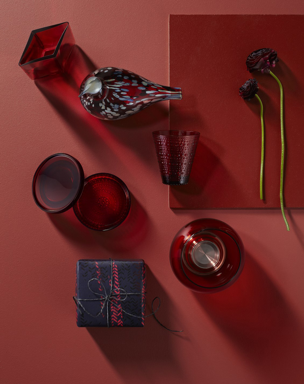 Iittala-Xmas-2016-gifting-red_JPG